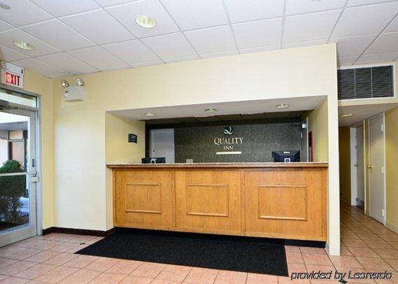 Quality Inn East Haven - New Haven Interior foto